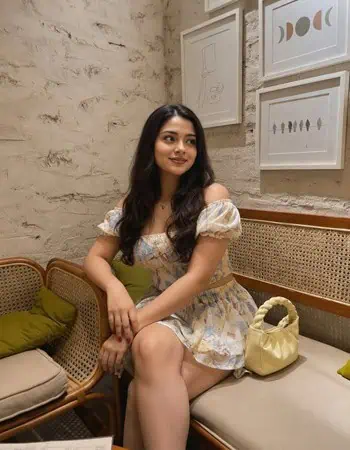 Riya high class escorts SR Nagar